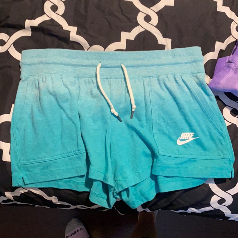 Nike ombré women’s sweat shorts medium